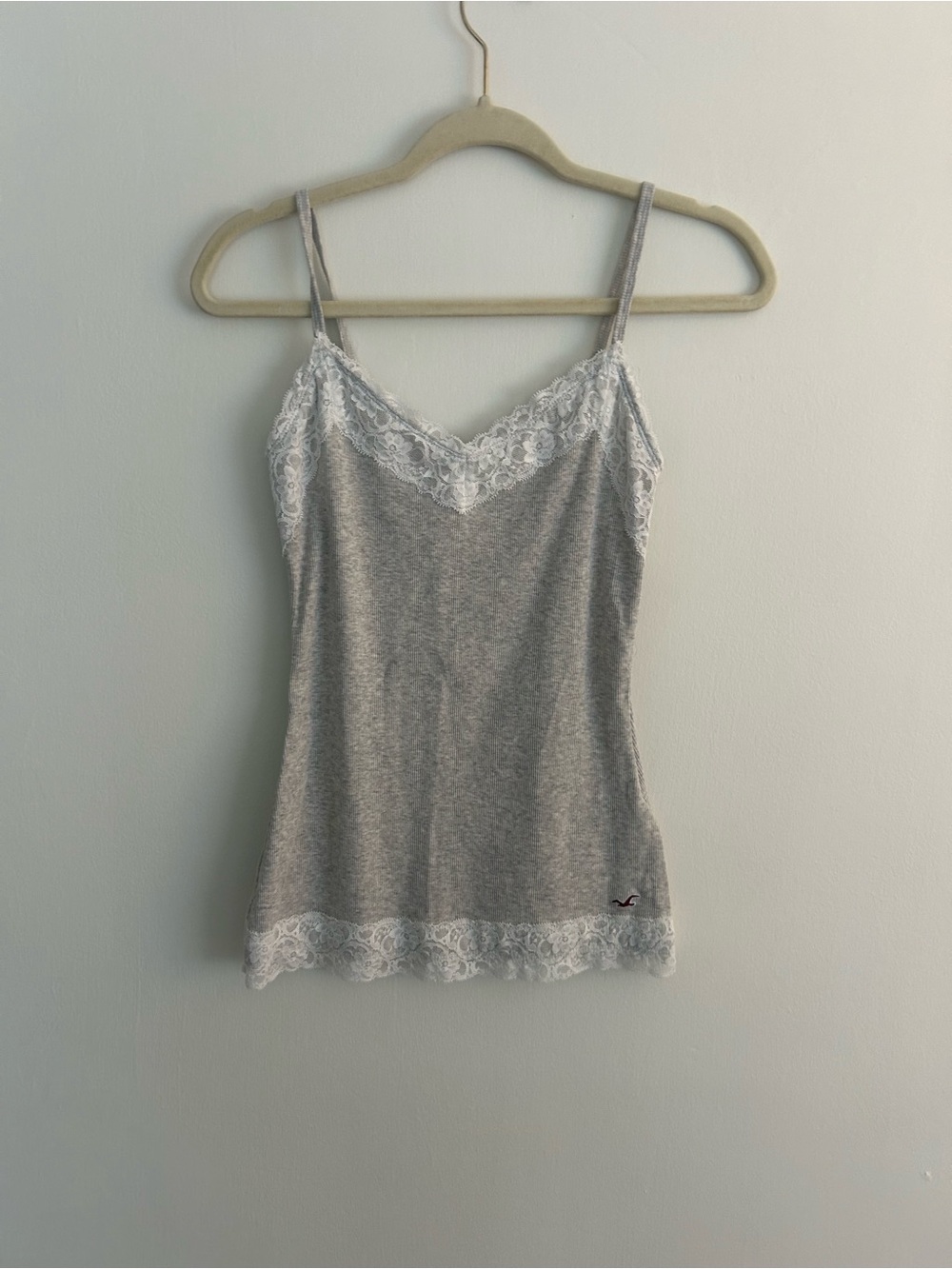 Hollister lace trim layering tank